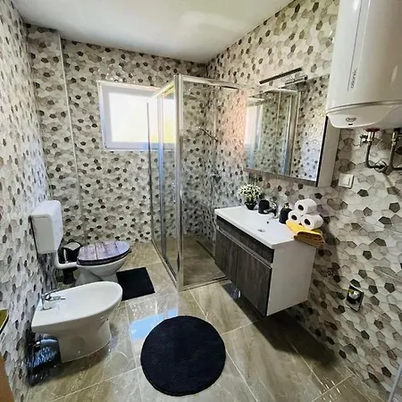 Summer House Lejhana بيت للعطل