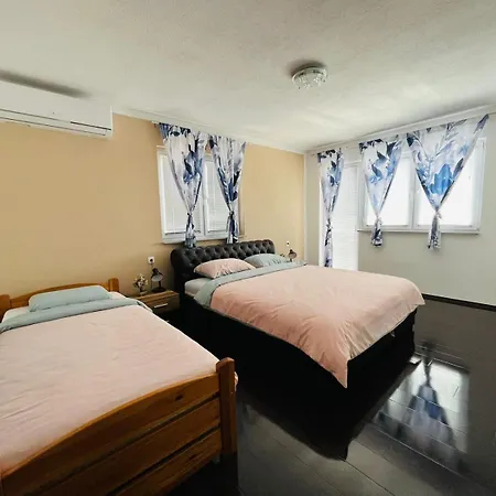 Summer House Lejhana *